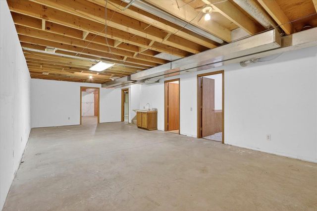 2113 Yorkshire Drive, Beloit, WI 53511