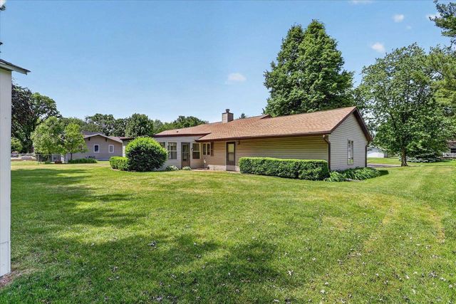 2113 Yorkshire Drive, Beloit, WI 53511