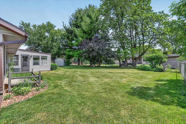 2113 Yorkshire Drive, Beloit, WI 53511
