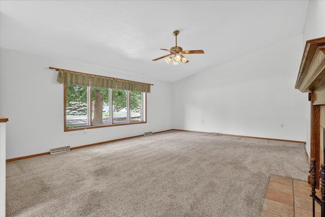 2113 Yorkshire Drive, Beloit, WI 53511