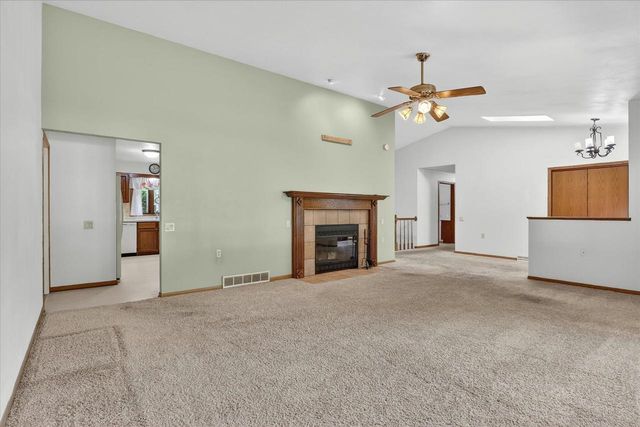 2113 Yorkshire Drive, Beloit, WI 53511