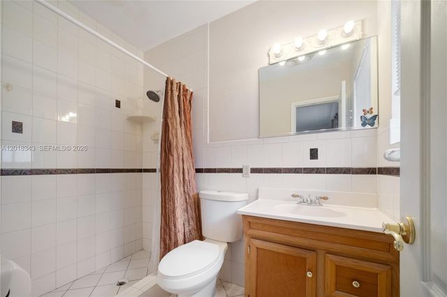810 NW 78th Ave, Pembroke Pines, FL 33024