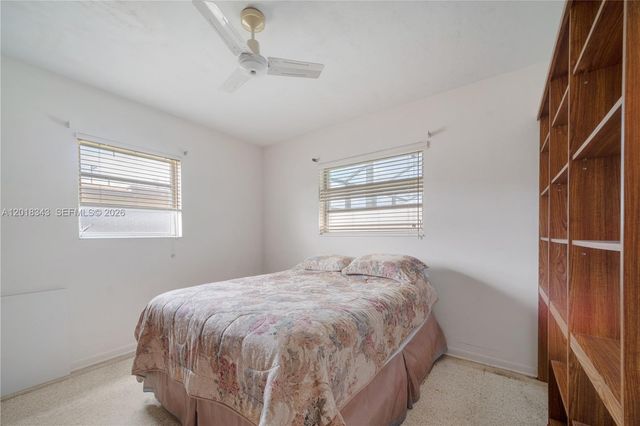 810 NW 78th Ave, Pembroke Pines, FL 33024