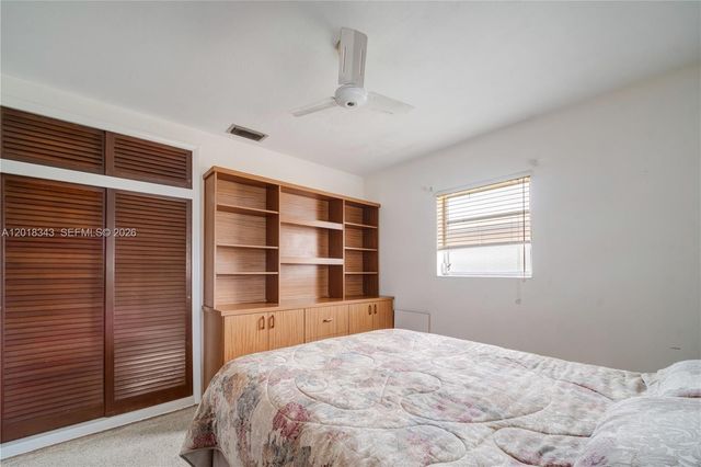 810 NW 78th Ave, Pembroke Pines, FL 33024