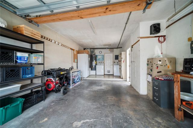810 NW 78th Ave, Pembroke Pines, FL 33024