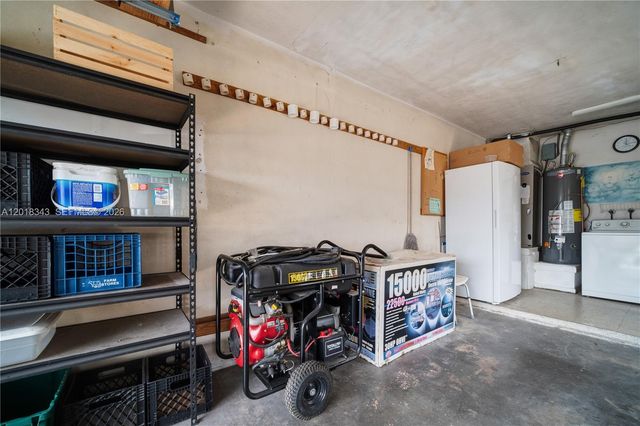 810 NW 78th Ave, Pembroke Pines, FL 33024