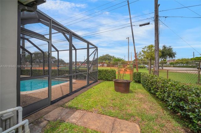 810 NW 78th Ave, Pembroke Pines, FL 33024
