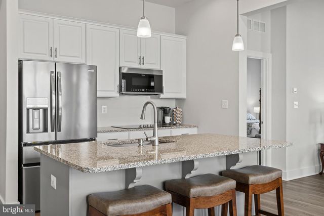 2833 TOWN VIEW CIR, New Windsor, MD 21776