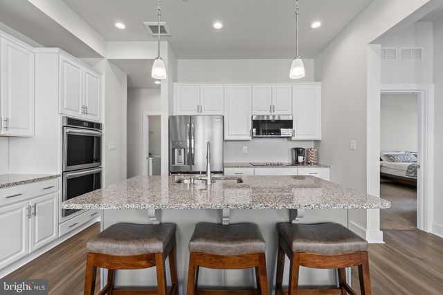 2833 TOWN VIEW CIR, New Windsor, MD 21776