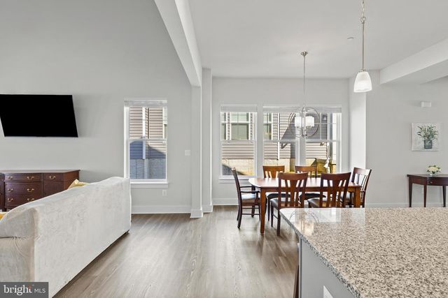 2833 TOWN VIEW CIR, New Windsor, MD 21776