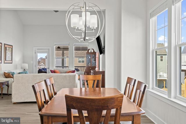 2833 TOWN VIEW CIR, New Windsor, MD 21776