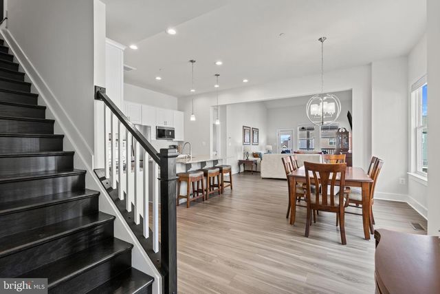 2833 TOWN VIEW CIR, New Windsor, MD 21776