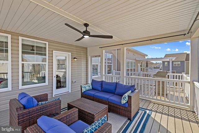 2833 TOWN VIEW CIR, New Windsor, MD 21776