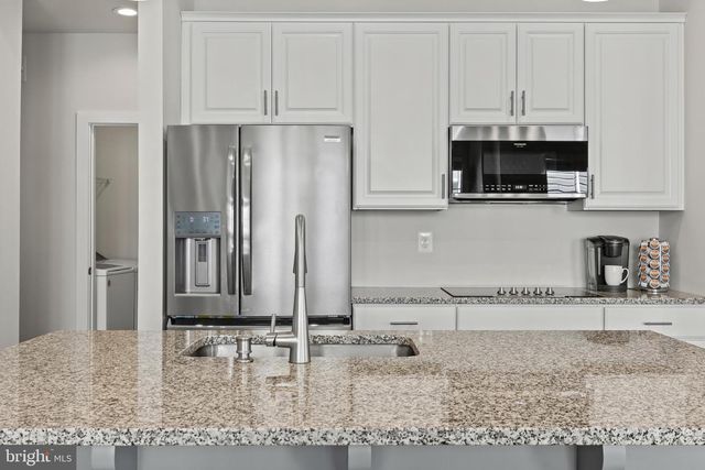 2833 TOWN VIEW CIR, New Windsor, MD 21776