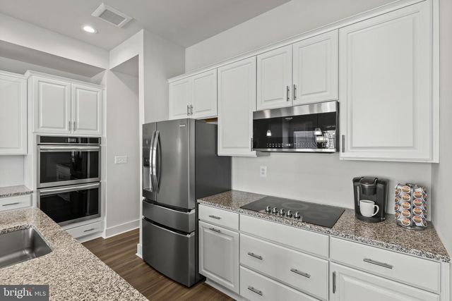 2833 TOWN VIEW CIR, New Windsor, MD 21776