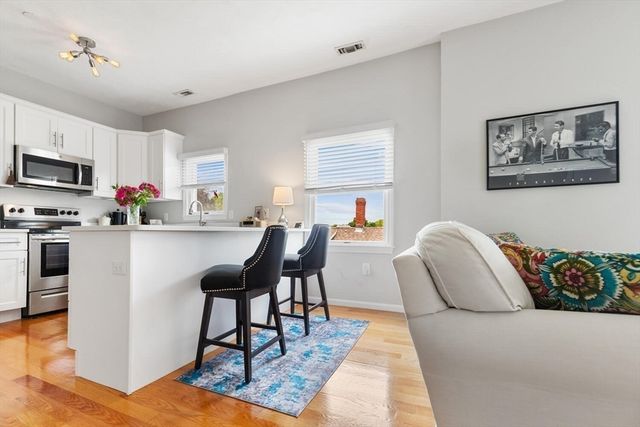 162 Willow Rd 11, Nahant, MA 01908