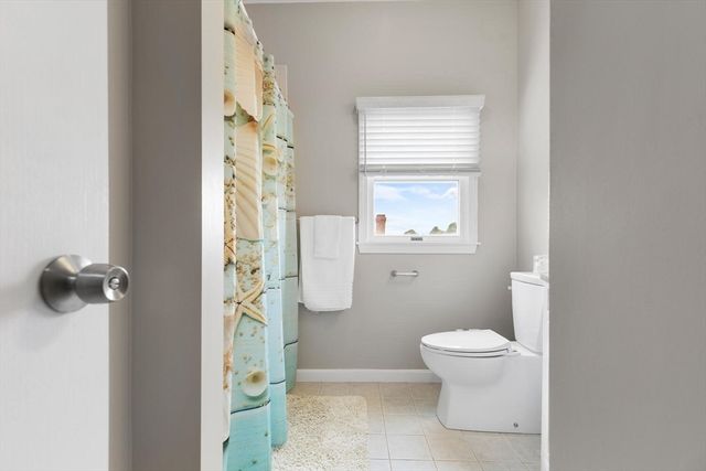 162 Willow Rd 11, Nahant, MA 01908