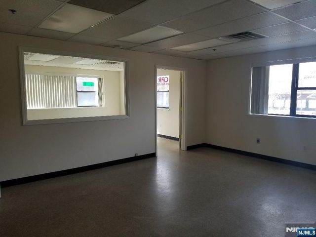 29 Fairview Street 2B, Palisades Park, NJ 07650