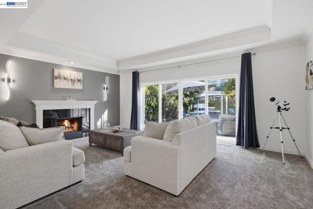 934 Wilmington Way, Redwood City, CA 94062