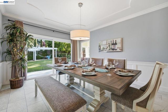 934 Wilmington Way, Redwood City, CA 94062