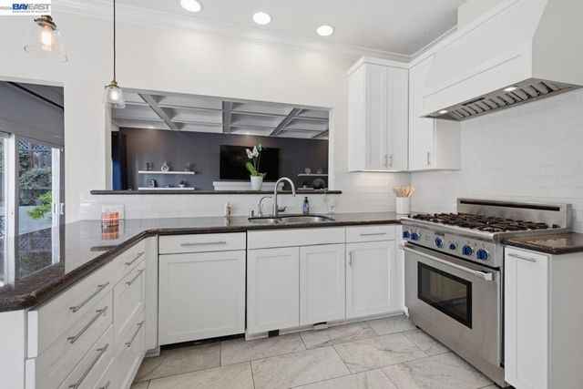 934 Wilmington Way, Redwood City, CA 94062