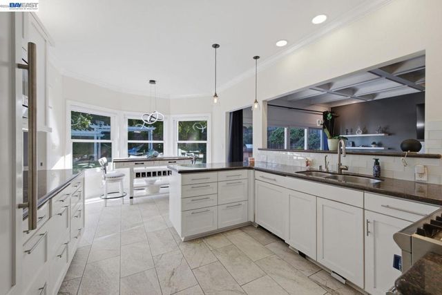 934 Wilmington Way, Redwood City, CA 94062