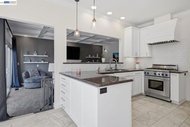 934 Wilmington Way, Redwood City, CA 94062