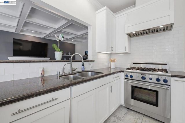 934 Wilmington Way, Redwood City, CA 94062