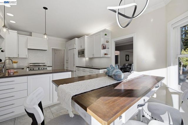 934 Wilmington Way, Redwood City, CA 94062
