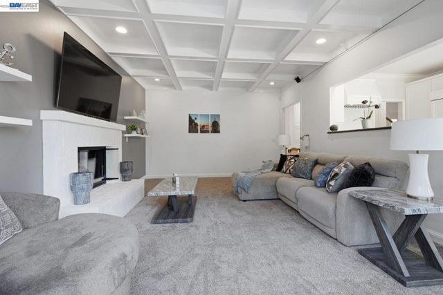 934 Wilmington Way, Redwood City, CA 94062