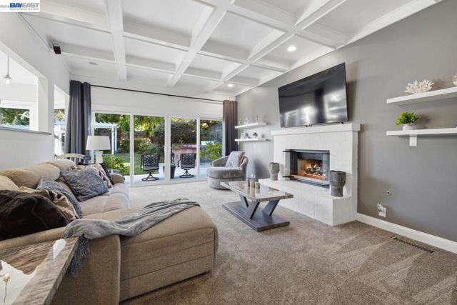 934 Wilmington Way, Redwood City, CA 94062
