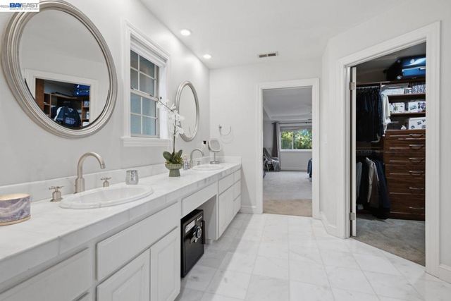 934 Wilmington Way, Redwood City, CA 94062