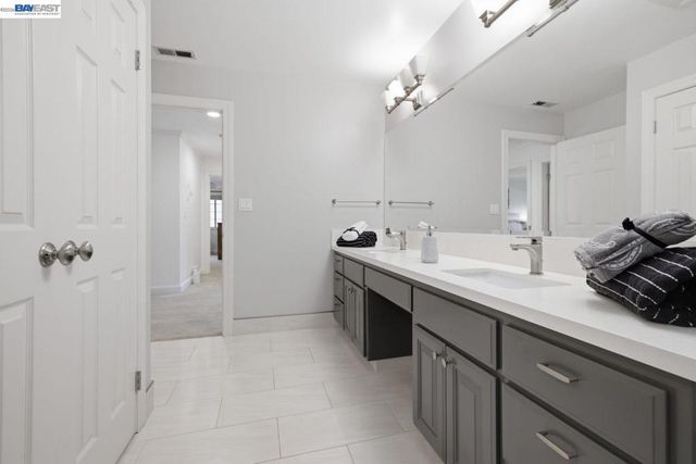 934 Wilmington Way, Redwood City, CA 94062