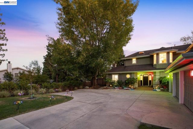 934 Wilmington Way, Redwood City, CA 94062