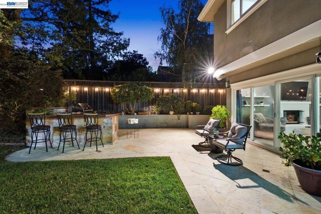 934 Wilmington Way, Redwood City, CA 94062