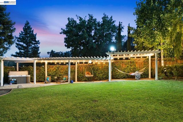 934 Wilmington Way, Redwood City, CA 94062
