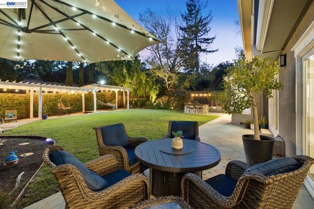 934 Wilmington Way, Redwood City, CA 94062