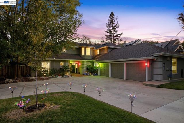 934 Wilmington Way, Redwood City, CA 94062