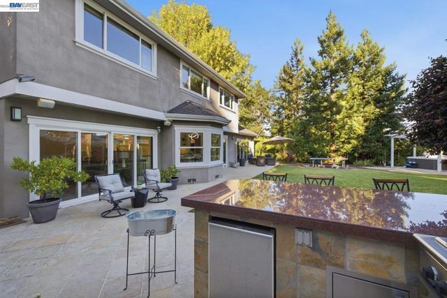 934 Wilmington Way, Redwood City, CA 94062