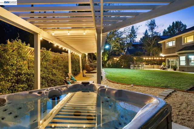 934 Wilmington Way, Redwood City, CA 94062
