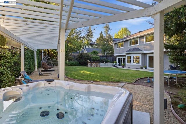 934 Wilmington Way, Redwood City, CA 94062