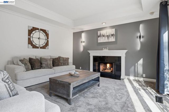 934 Wilmington Way, Redwood City, CA 94062