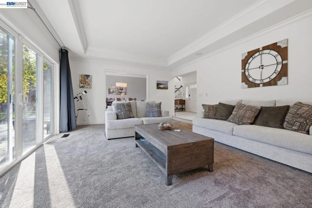 934 Wilmington Way, Redwood City, CA 94062