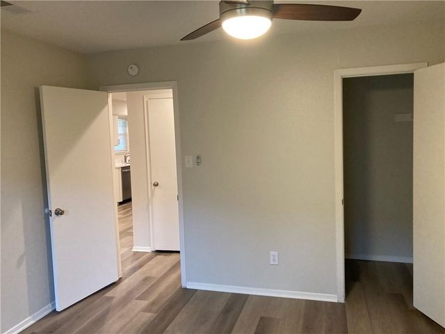 1908 B Townesouth CIR, Austin, TX 78741