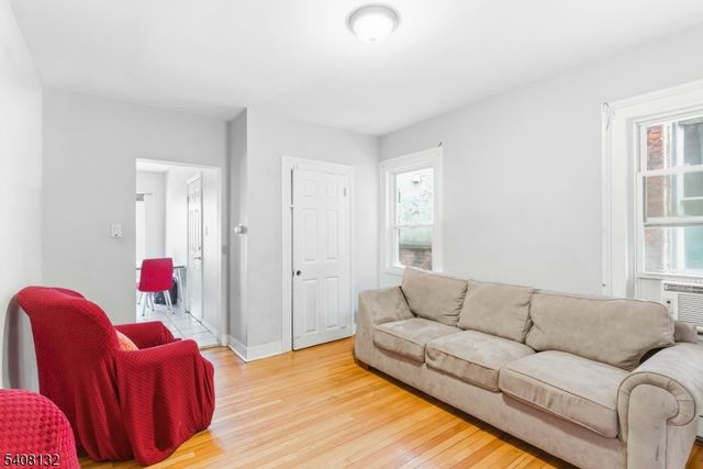 431 E Jersey St, Elizabeth City, NJ 07206