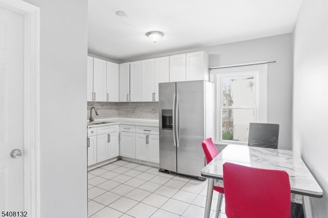 431 E Jersey St, Elizabeth City, NJ 07206