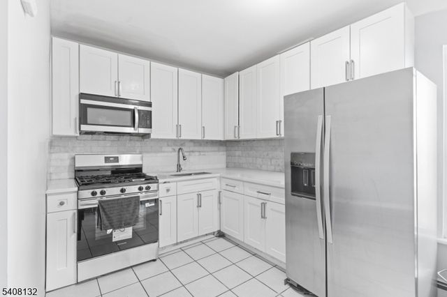 431 E Jersey St, Elizabeth City, NJ 07206
