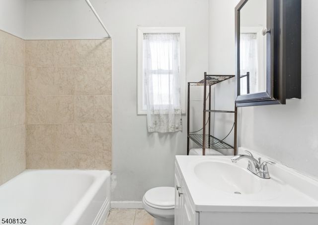 431 E Jersey St, Elizabeth City, NJ 07206