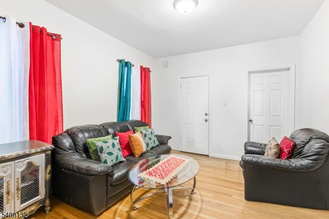 431 E Jersey St, Elizabeth City, NJ 07206