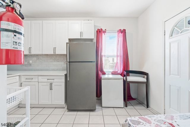 431 E Jersey St, Elizabeth City, NJ 07206